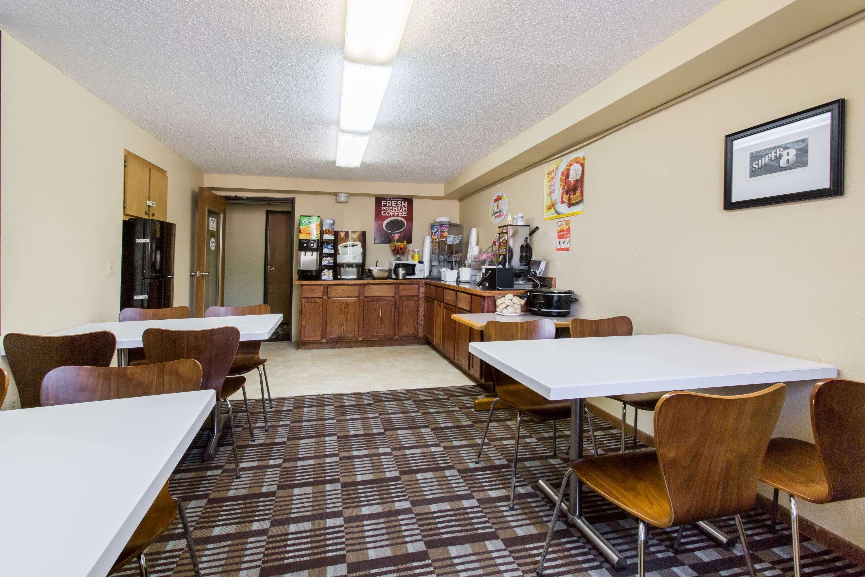 Hotel Super 8 By Wyndham Chadron Ne Esterno foto