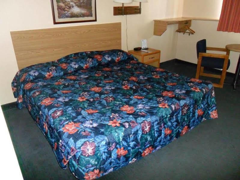 Hotel Super 8 By Wyndham Chadron Ne Esterno foto
